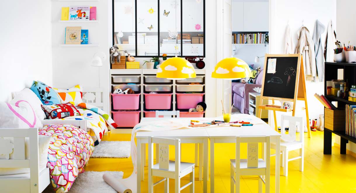 Dizaino idėjos rausvai geltonam vaikų kambariui